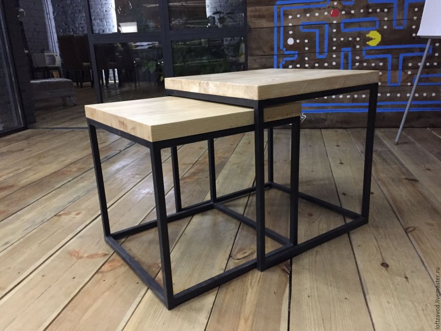 Кухня из металла и дерева