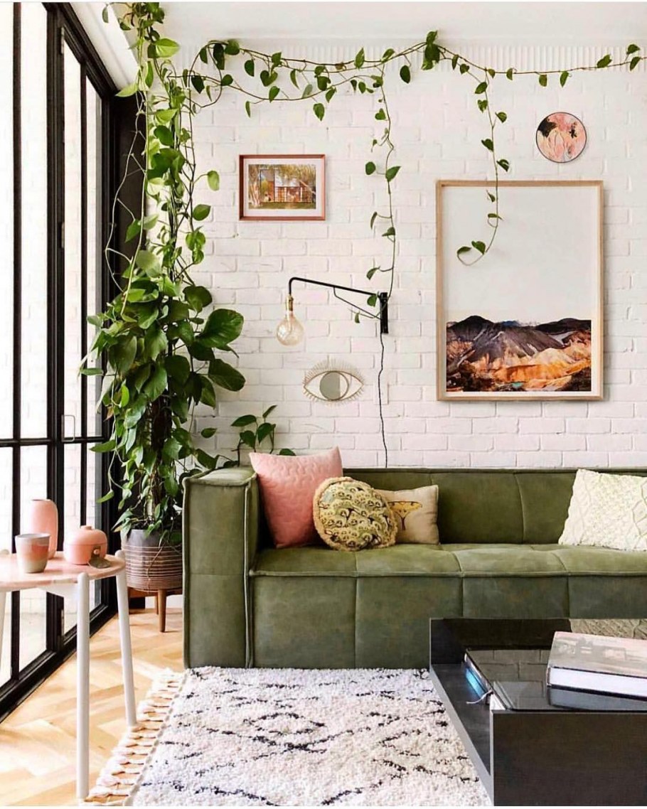 Искусственный газон на стене