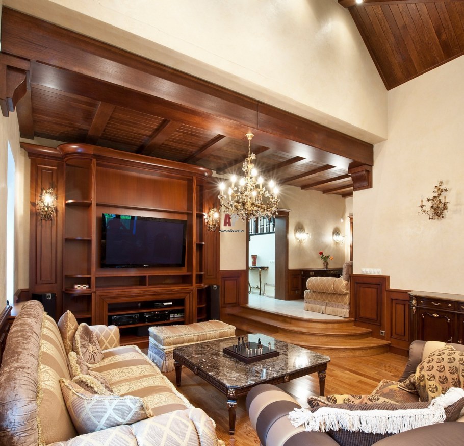 Интерьер домашнего кинотеатра в загородном доме