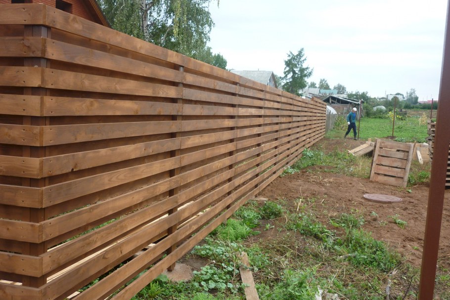 Деревянный забор