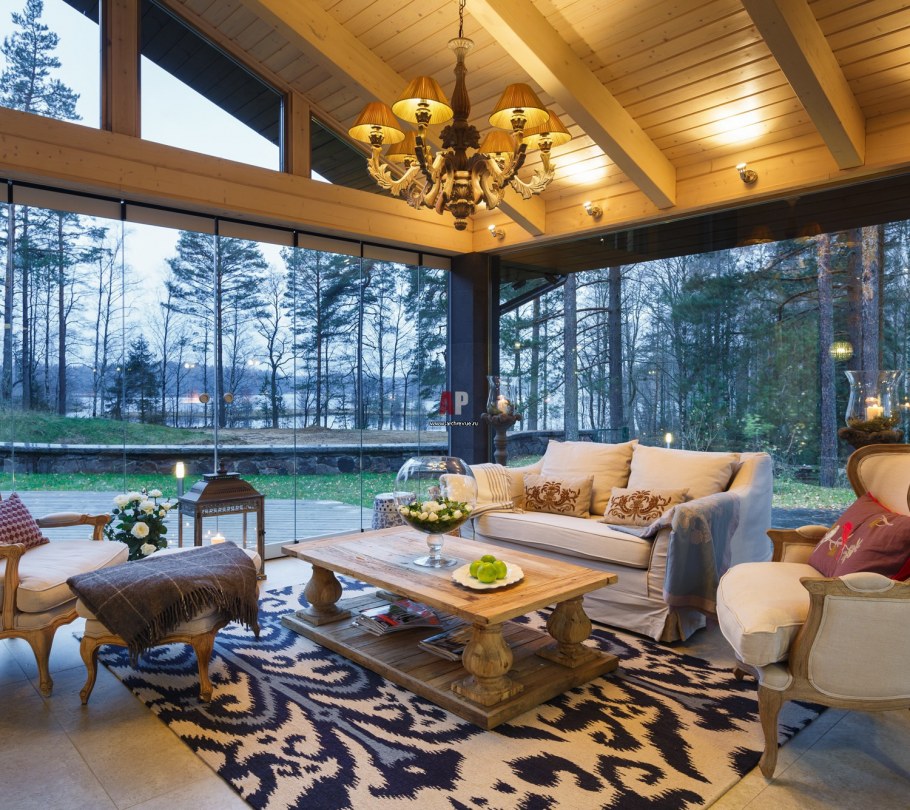 Дом из клееного бруса с панорамными окнами