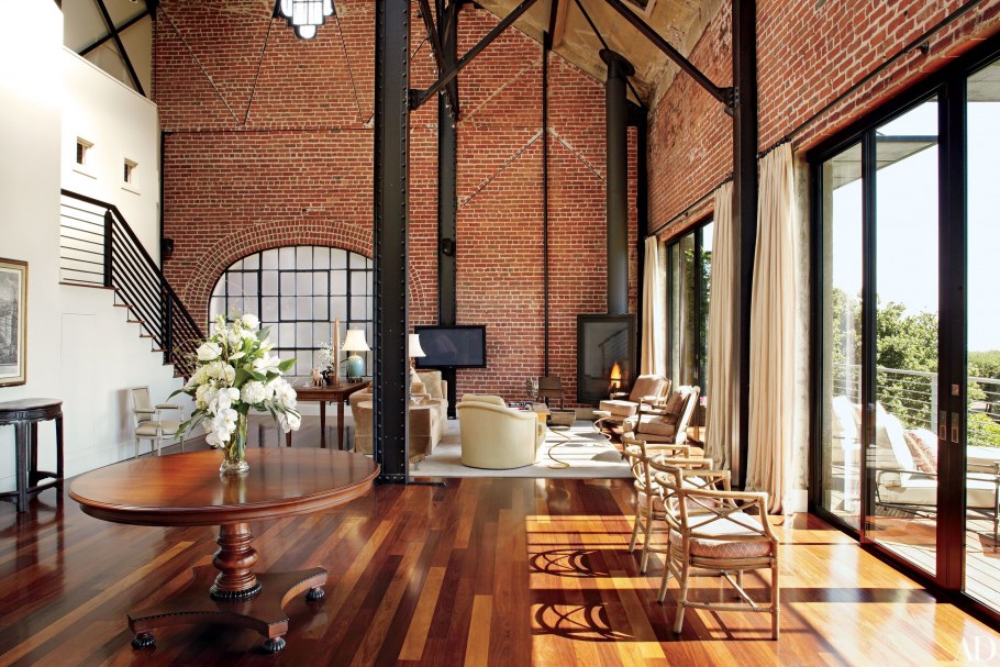 Дом с высокими потолками