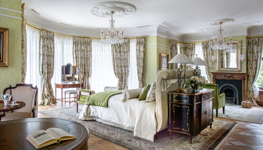 Торжественность интерьер