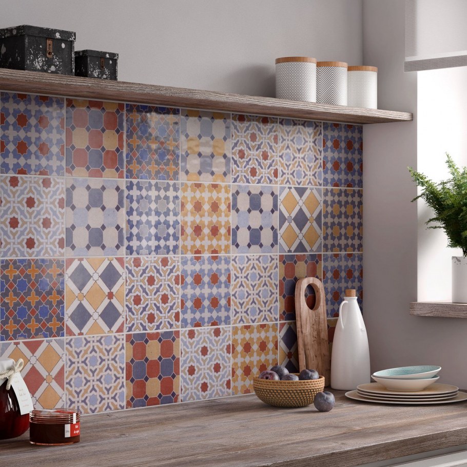 Кухонный фартук в стиле пэчворк в интерьере