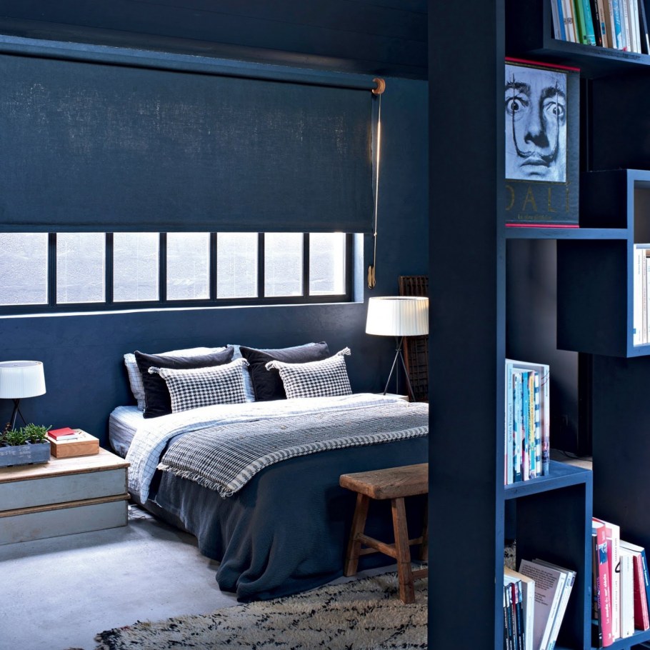 Черно синяя спальня