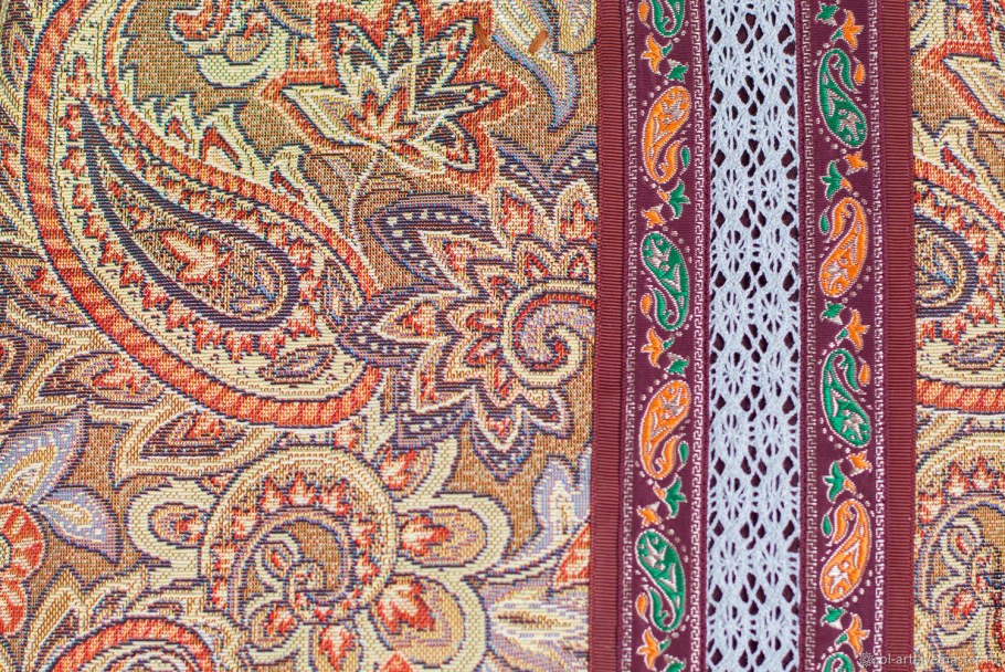 Восточные узоры на ткани