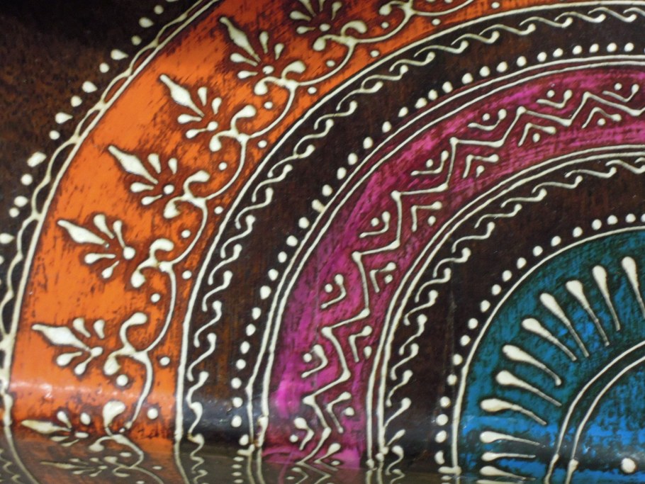 Обои с восточным орнаментом в интерьере