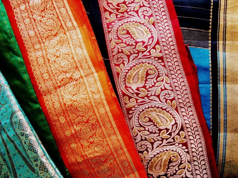 Национальный орнамент индийского Сари