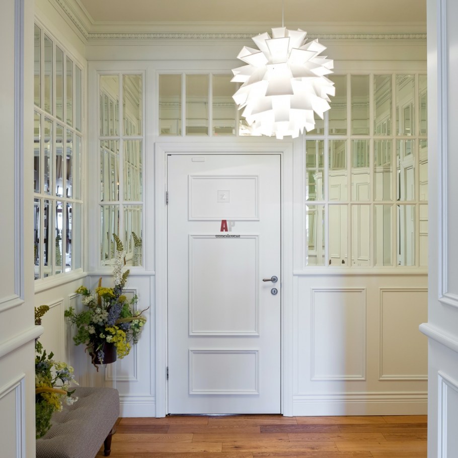 Деревянные панели в неоклассике