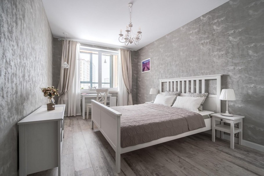 Декоративная штукатурка в интерьере спальни