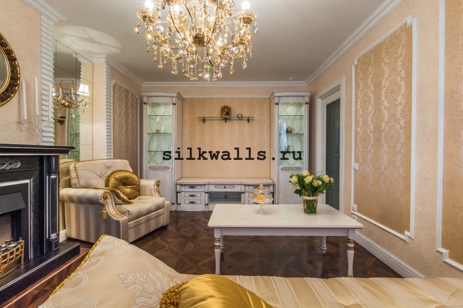 Молдинги в интерьере гостиной