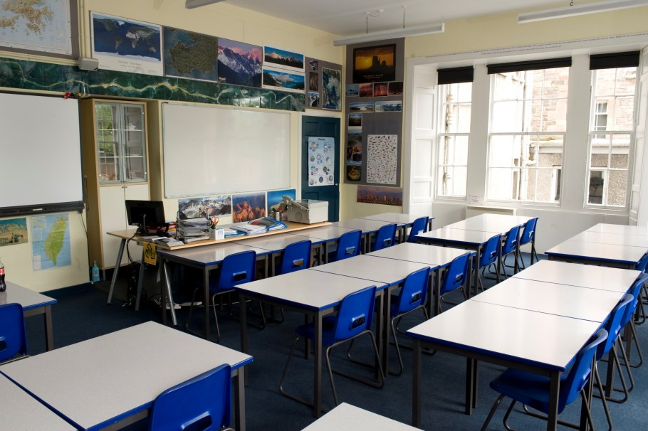 Классная комната в школе