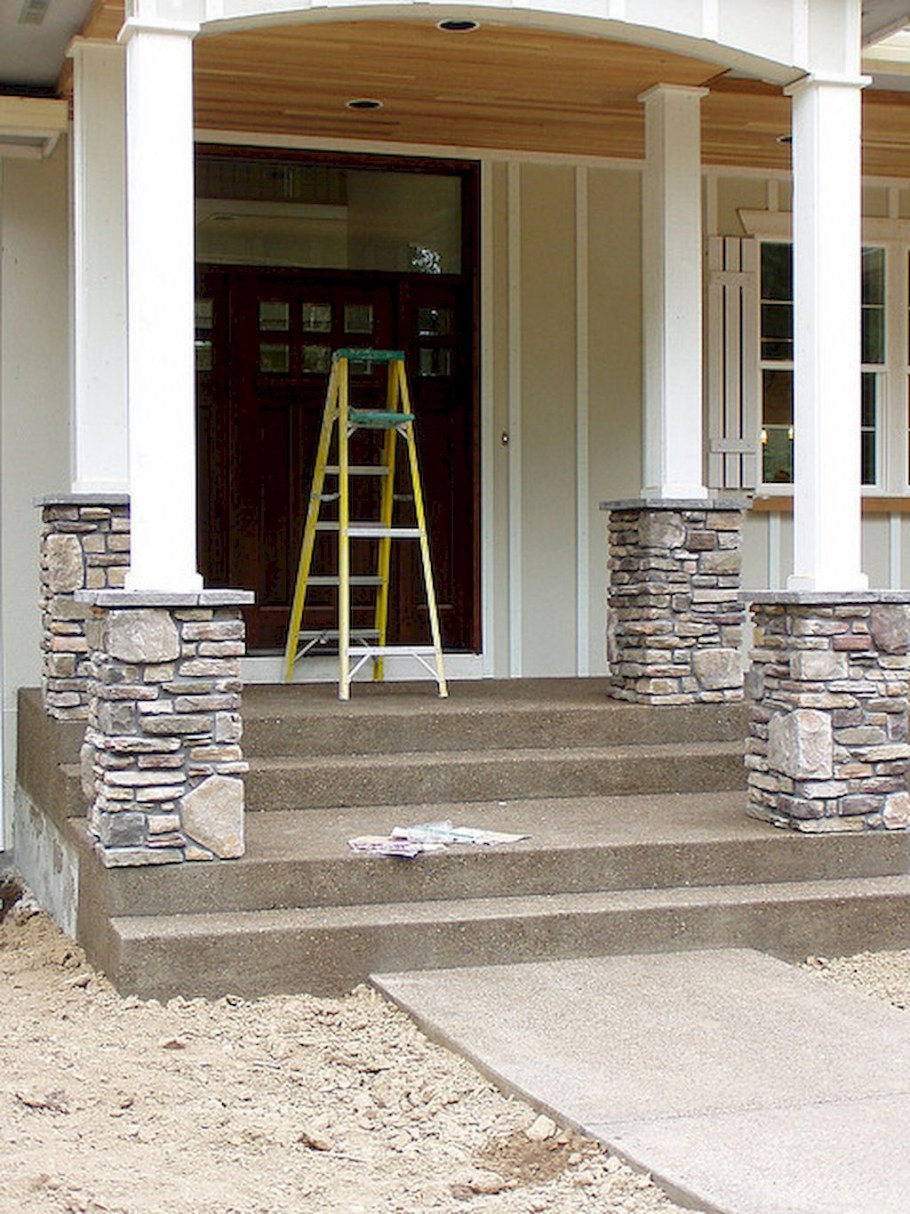 Отделка крыльца камнем