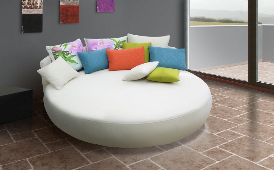 Круглый диван