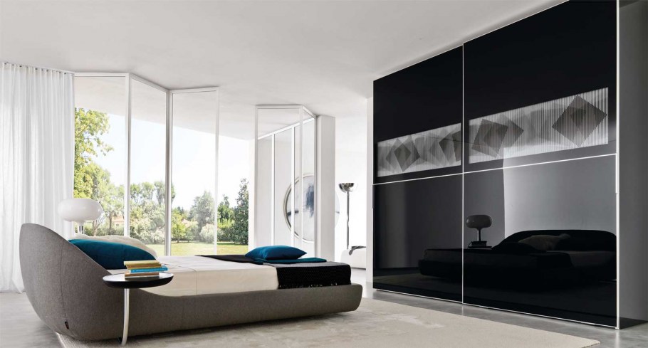 Шкаф-купе в гостиную с зеркалом