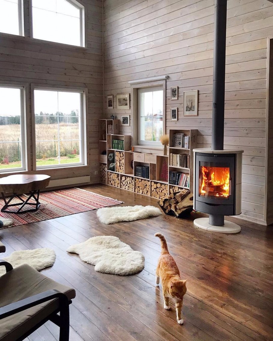 Интерьер в бревенчатом деревянном доме Прованс