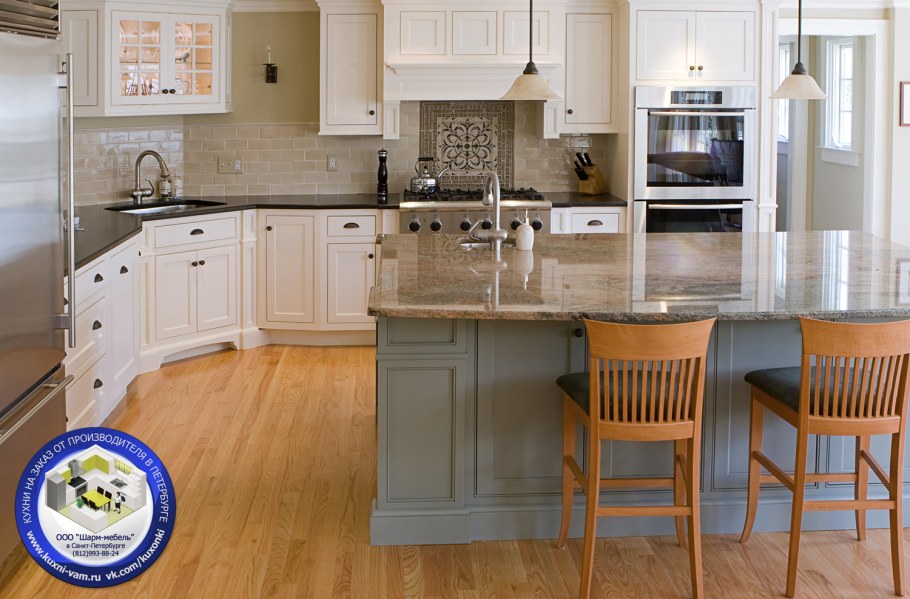 Интерьер кухни с паласом