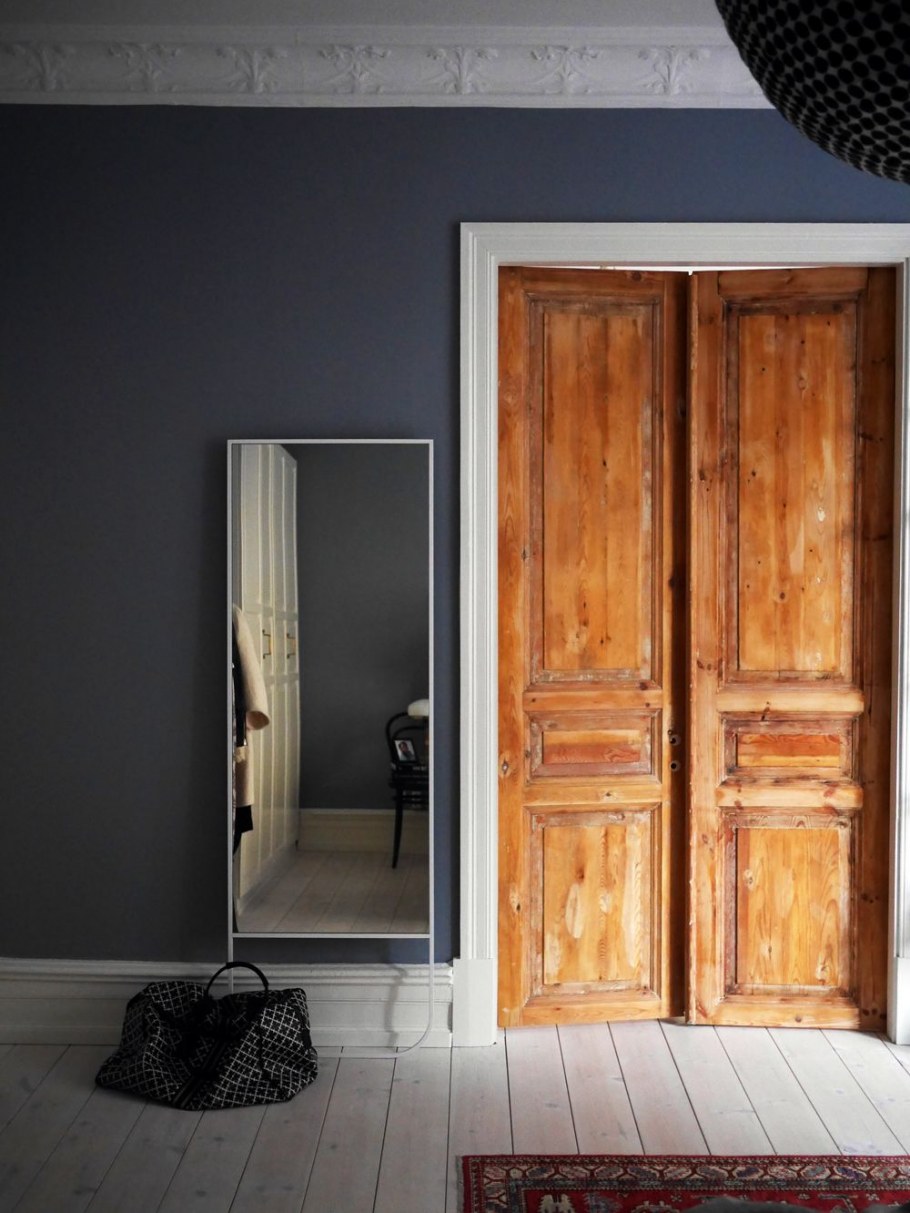 Деревянные двери в скандинавском стиле