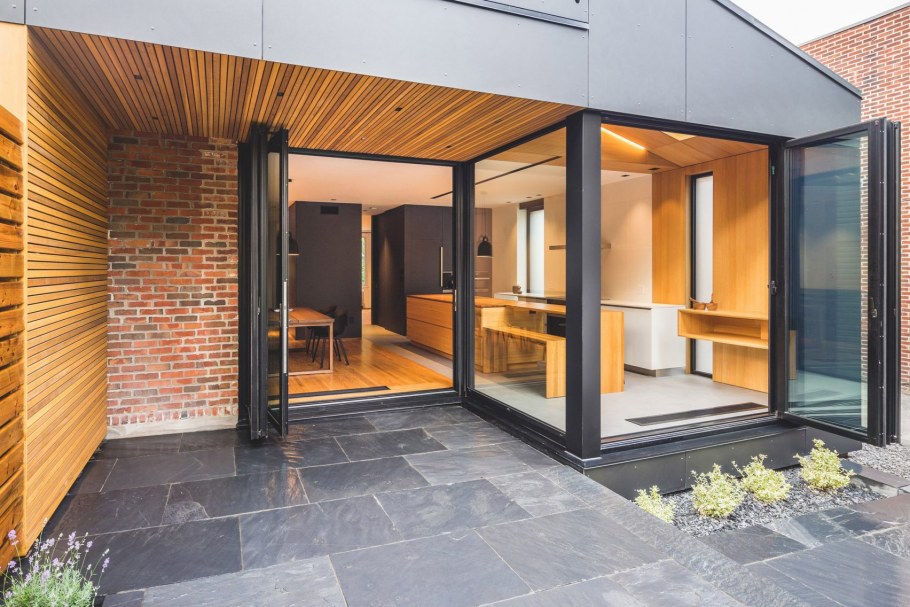 Оранжевый дом