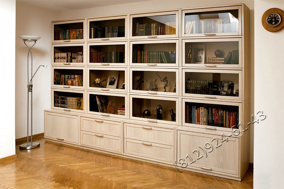Современный книжный шкаф