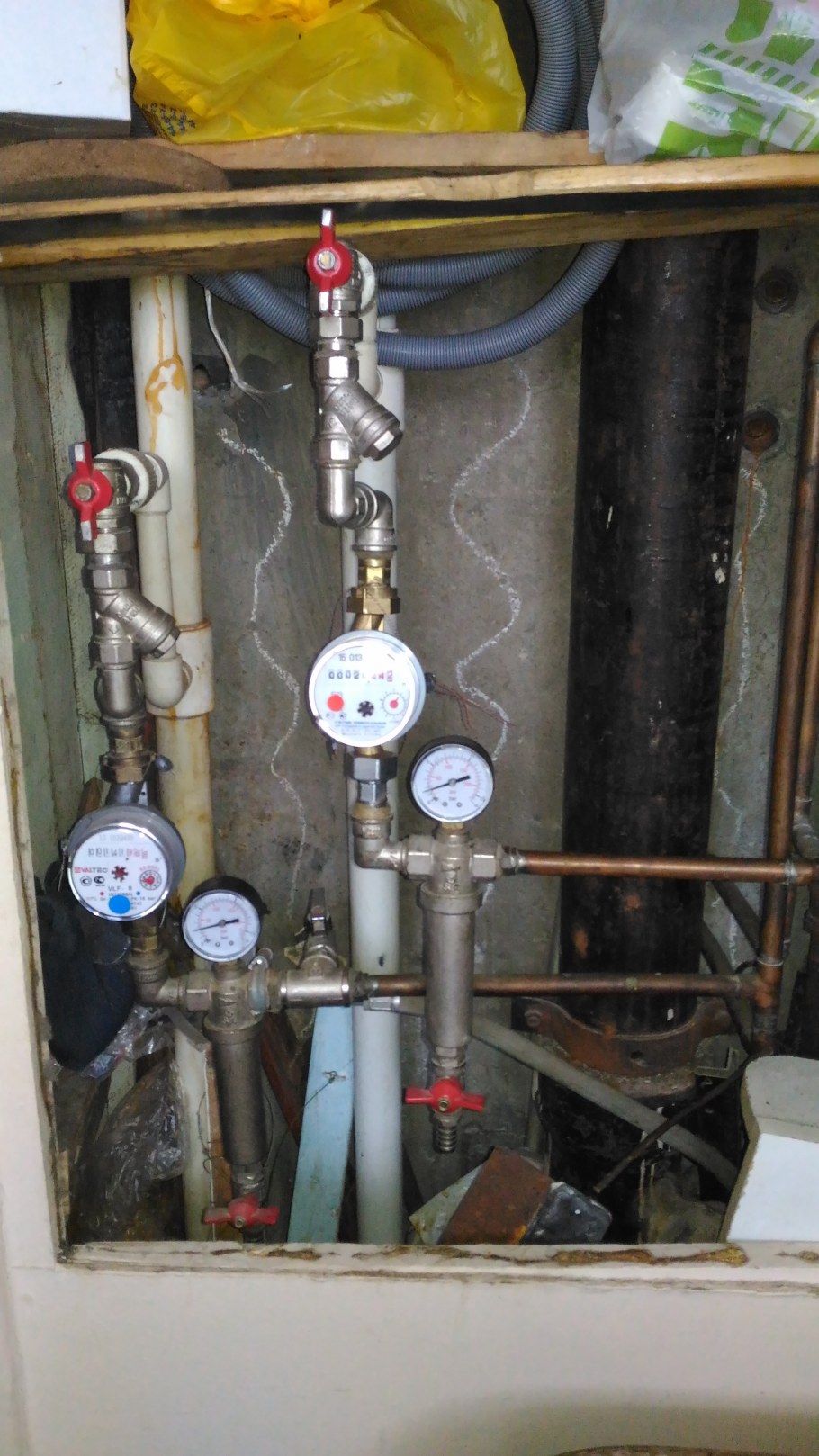 Счетчик воды в туалете