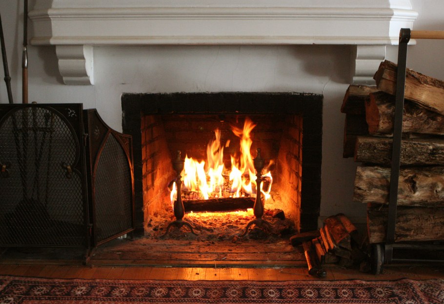 Огонь в камине