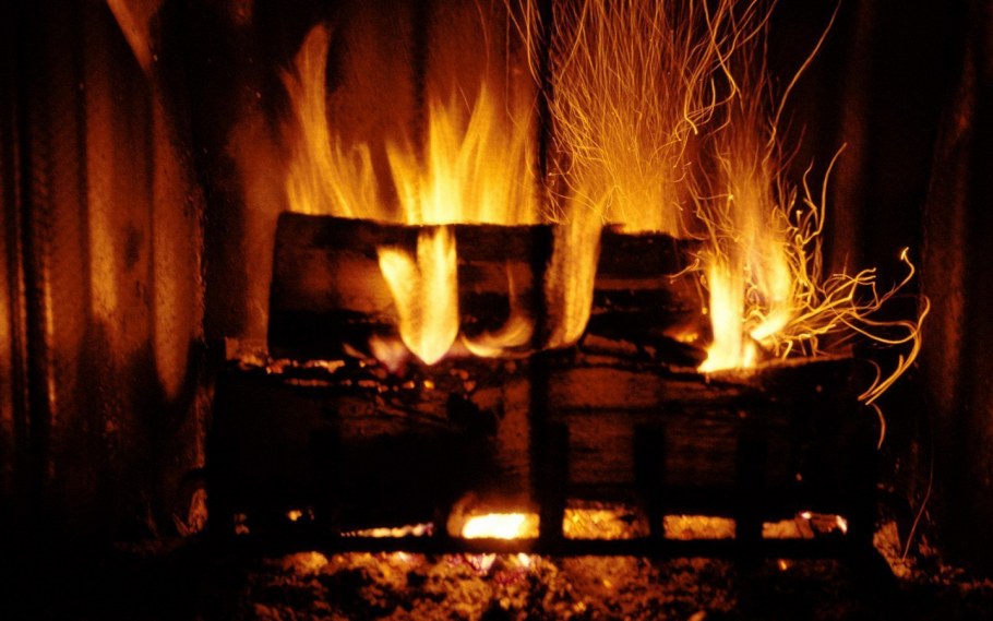 Огонь в камине