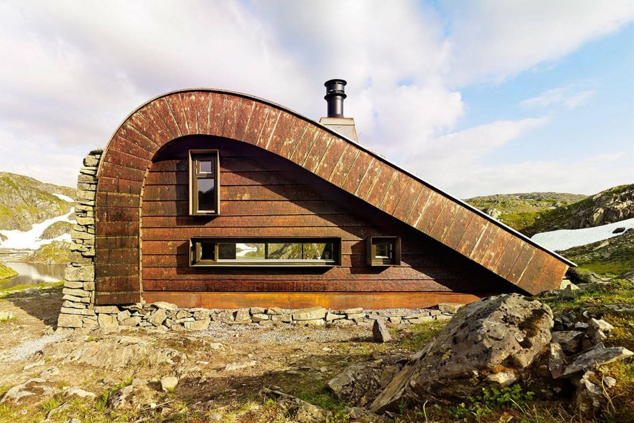 Дом необычной постройки