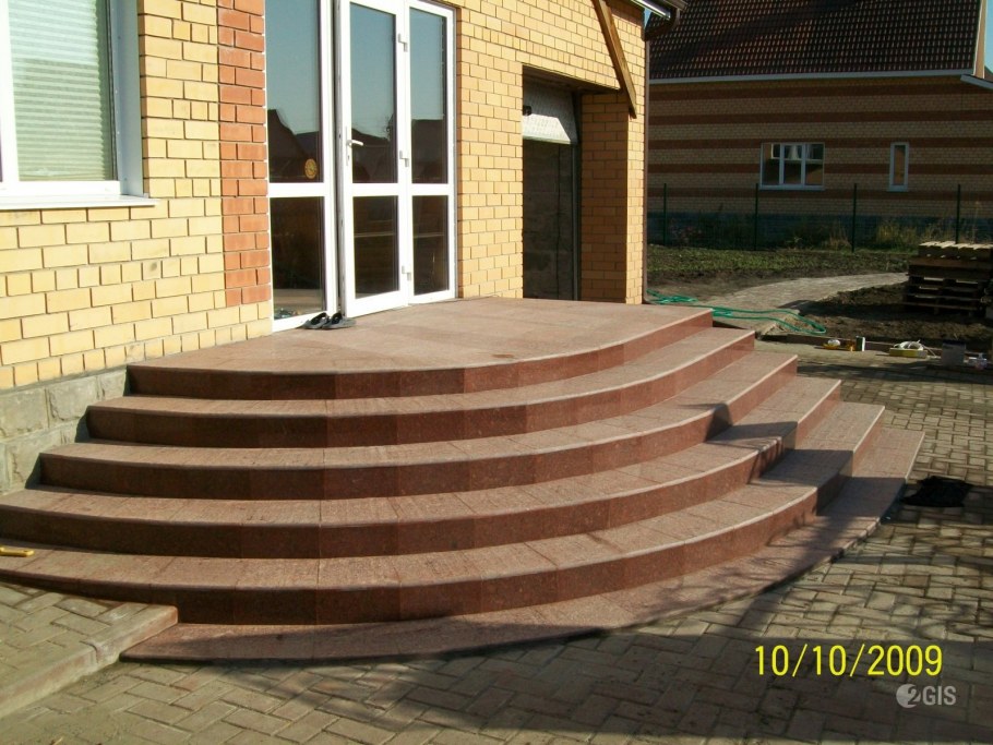 Ступеньки в частный дом входные