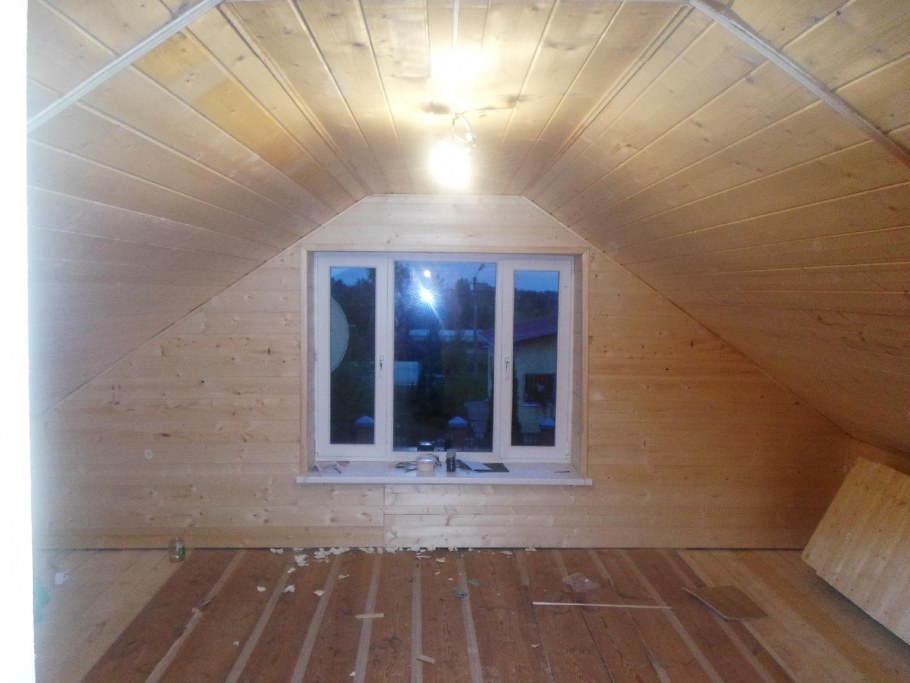 Обшивка мансарды имитацией бруса