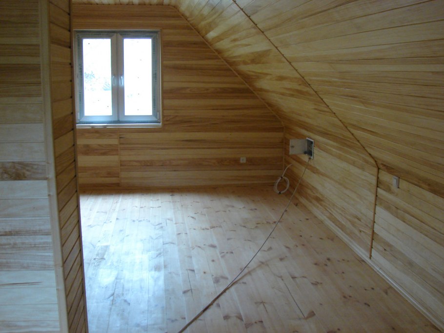 Мансарда отделанная блок хаусом