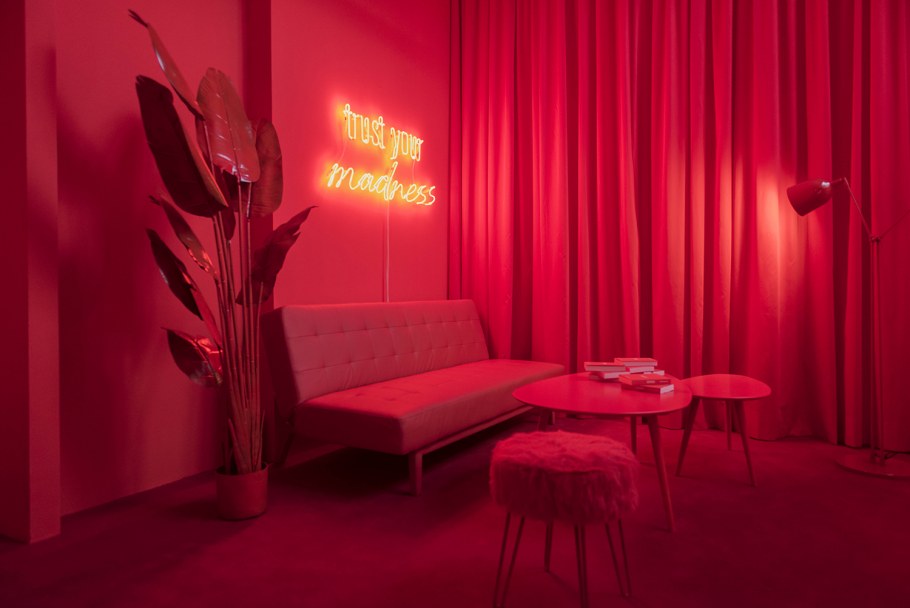 Интерьер в красно зеленых тонах