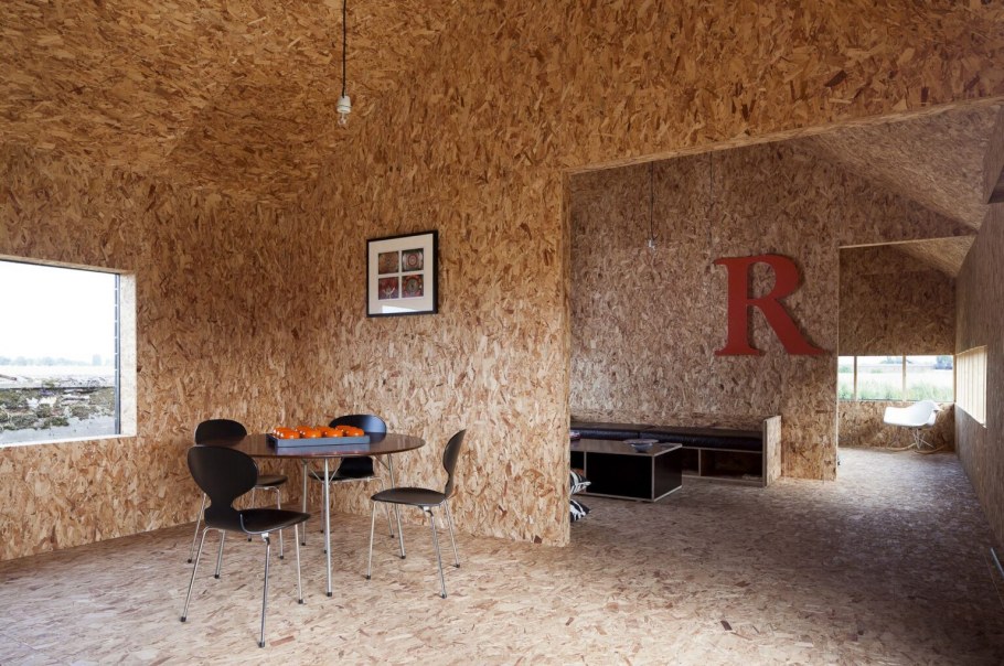 Отделка стен фанерой