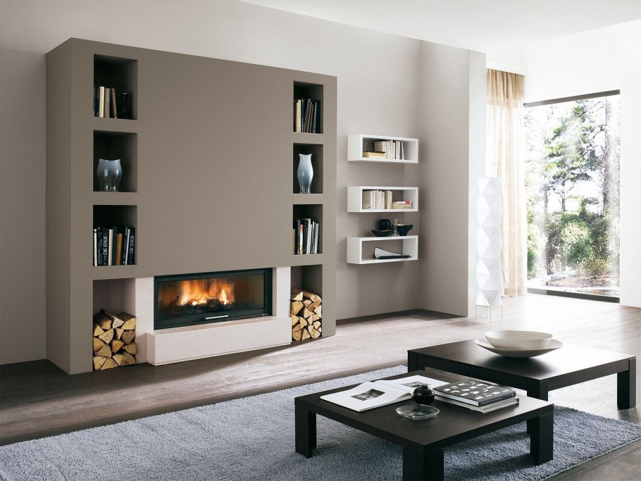 Камин в интерьере гостиной