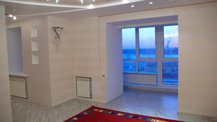 Панорамное окно на балкон с батаре