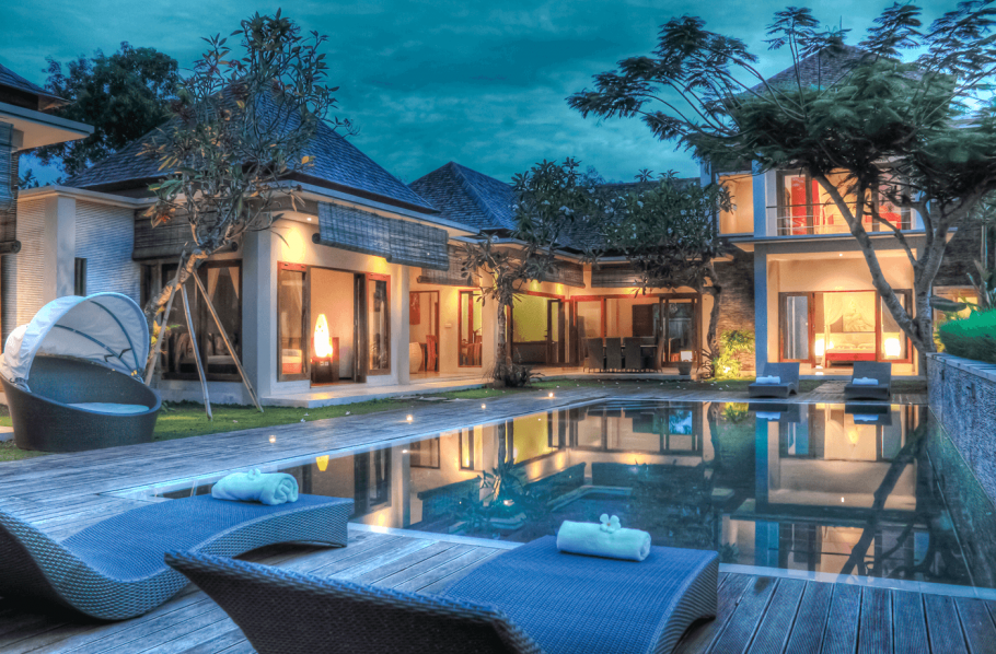 Шикарный дом с бассейном