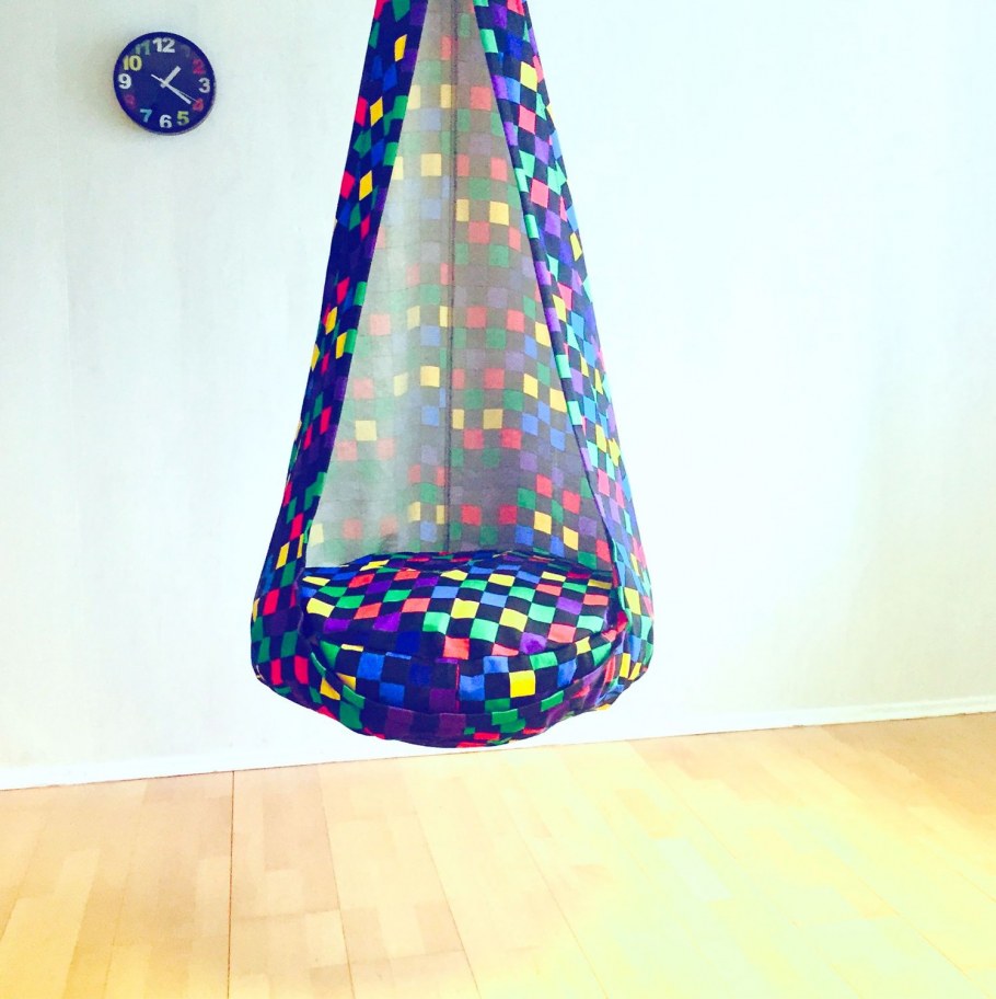 Качающееся кресло подвесное