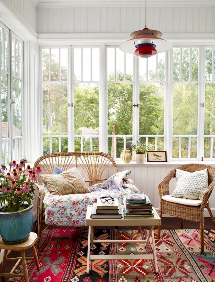 Уютная веранда на даче