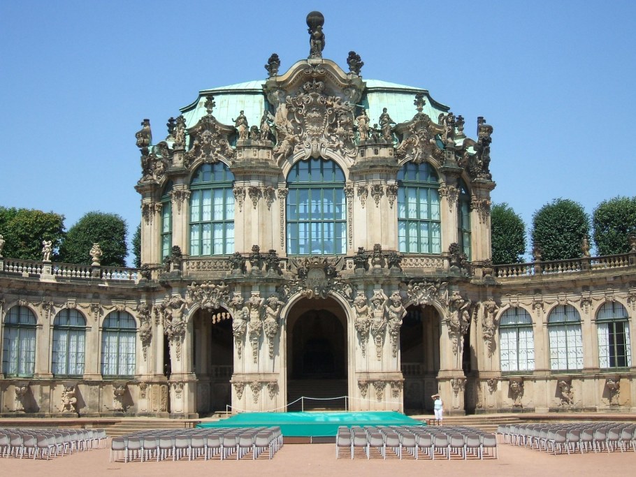 Архитектура рококо дворец Цвингер