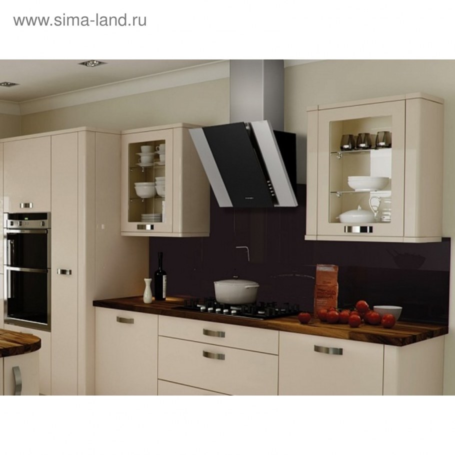 Наклонная вытяжка в интерьере