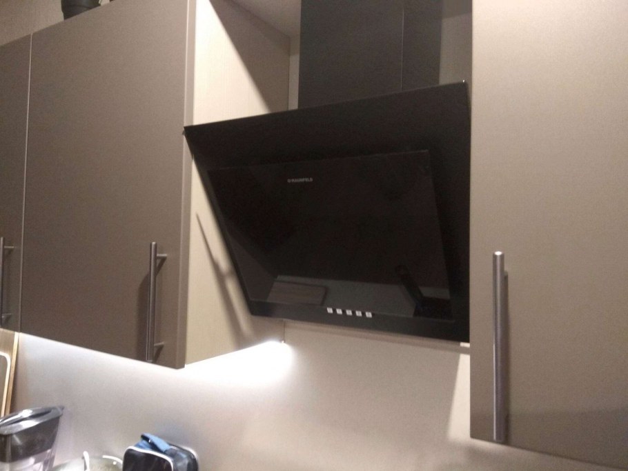 Каминная вытяжка Maunfeld Cascada Quart 90 черный