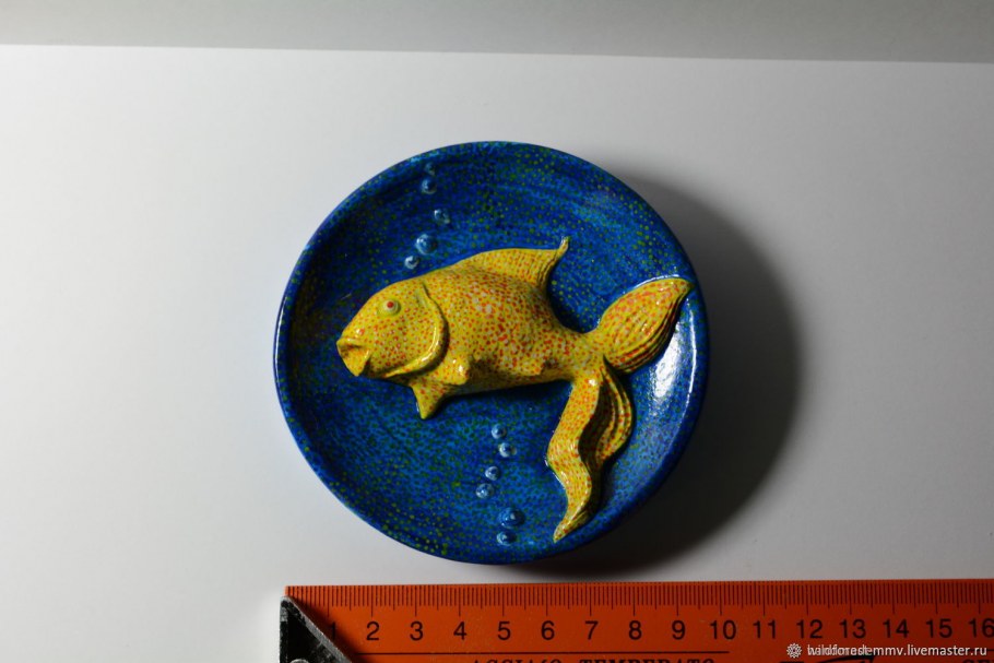 Гипсовое панно с отпечатками растений