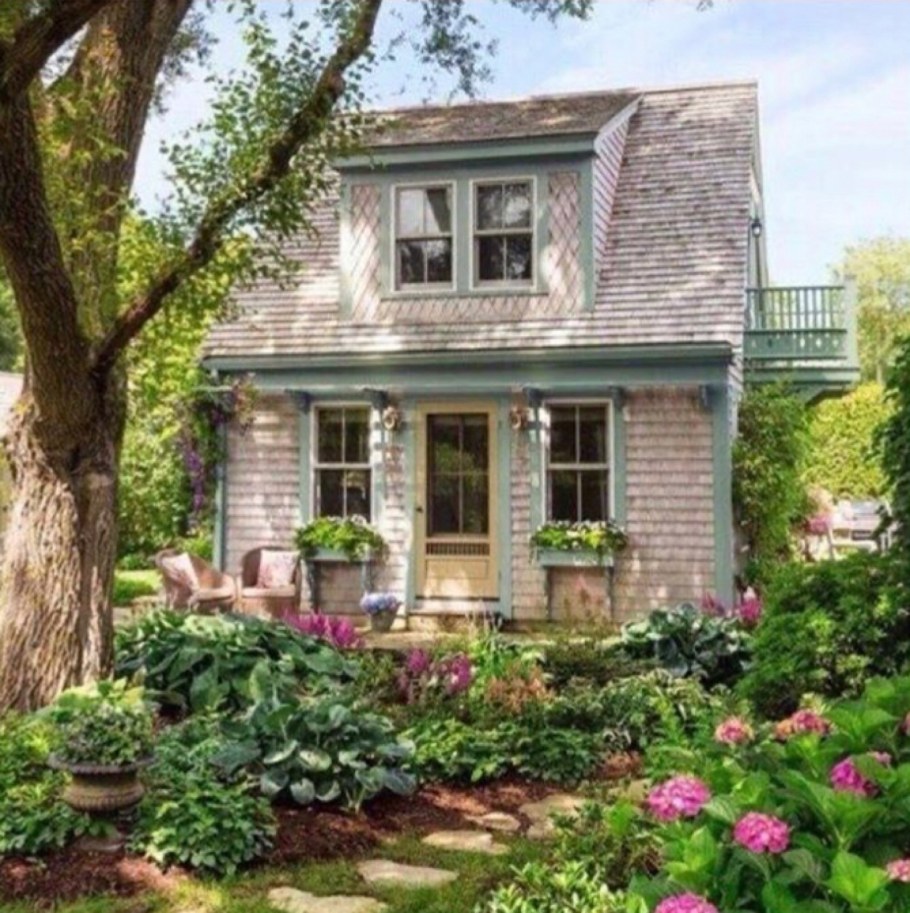 Домик в саду