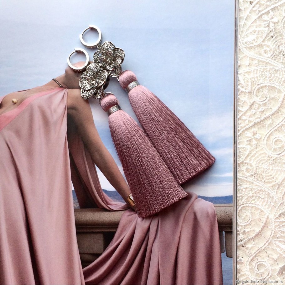 Пыльно розовый