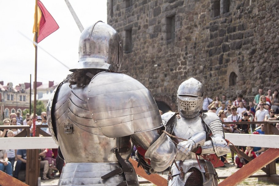 Рыцарское ристалище в замке