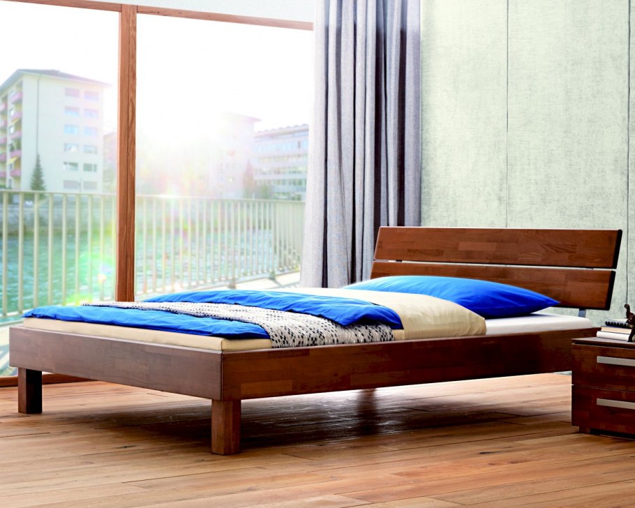 Стильные деревянные кровати