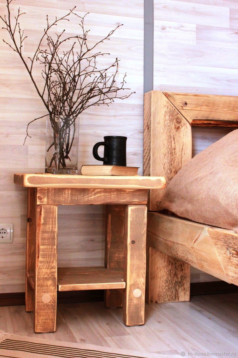 Кухонный шкаф в деревенском стиле