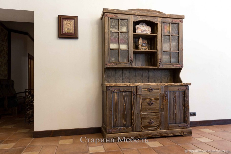 Кухня в бревенчатом доме в стиле рустик