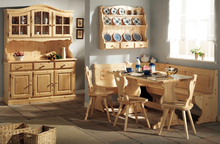 Кухонный уголок с буфетом