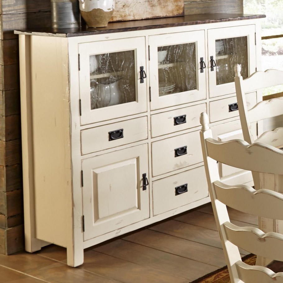 Буфет в стиле рустик